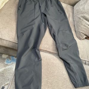 Lulu lemon Mens joggers. Like new. Maybe worn once. Black M